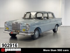 Mercedes Benz 220 SEB Heckflosse W111 