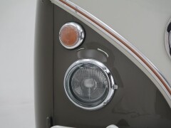 Volkswagen T1 Samba 21 Windows \'64 