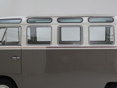 Volkswagen T1 Samba 21 Windows \'64 