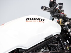 Ducati MONSTER 900 