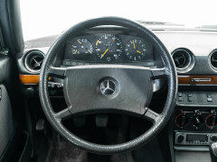 Mercedes Benz 240 TD 