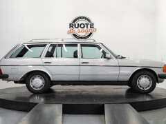 Mercedes Benz 240 TD 