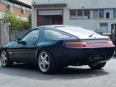 Porsche 928 