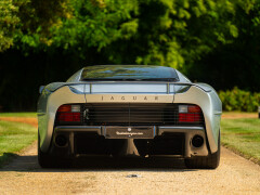 Jaguar XJ 220 