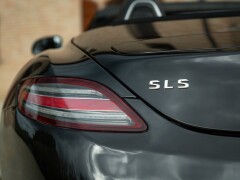 Mercedes Benz SLS AMG Roadster 