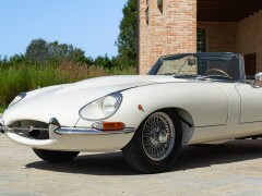 Jaguar E-TYPE I° SERIE 4.2 ROADSTER 