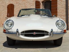 Jaguar E-TYPE I° SERIE 4.2 ROADSTER 