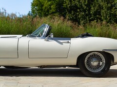 Jaguar E-TYPE I° SERIE 4.2 ROADSTER 