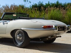 Jaguar E-TYPE I° SERIE 4.2 ROADSTER 