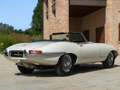 Jaguar E-TYPE I° SERIE 4.2 ROADSTER 