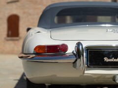 Jaguar E-TYPE I° SERIE 4.2 ROADSTER 
