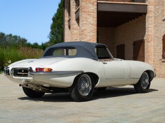 Jaguar E-TYPE I° SERIE 4.2 ROADSTER 