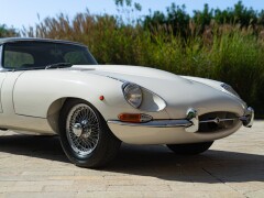 Jaguar E-TYPE I° SERIE 4.2 ROADSTER 