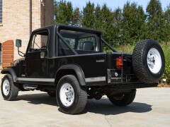 Jeep CJ-8 SCRAMBLER 