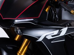 Yamaha R1 